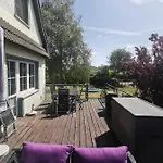 Ruegenferienhaus - Hafen Διαμέρισμα Schaprode