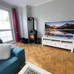 Ruegenferienhaus - Hafen * Schaprode