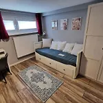 Ruegenferienhaus - Hafen Schaprode