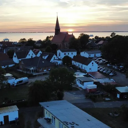 Ruegenferienhaus - Hafen *