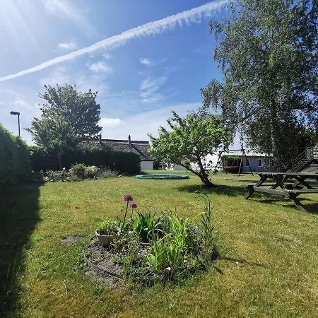 Ruegenferienhaus - Hafen Daire