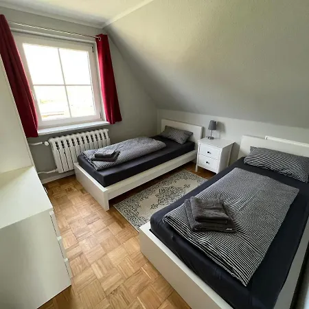 Ruegenferienhaus - Hafen *