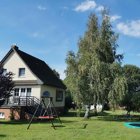 Ruegenferienhaus - Hafen 샤프로데