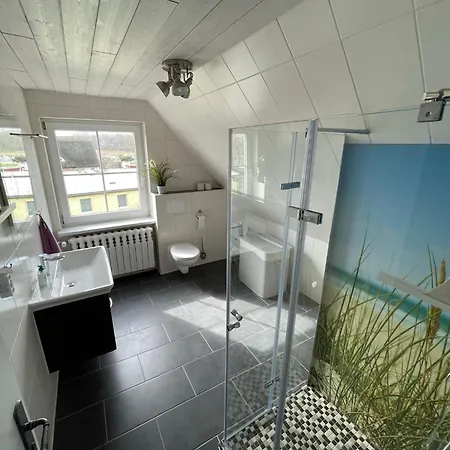 Ruegenferienhaus - Hafen Schaprode
