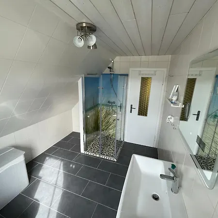 Ruegenferienhaus - Hafen 아파트