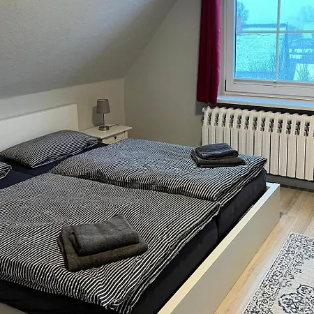 Ruegenferienhaus - Hafen 아파트