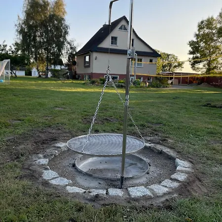 Ruegenferienhaus - Hafen 아파트