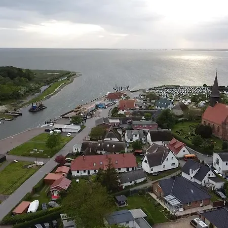 Ruegenferienhaus - Hafen * 샤프로데