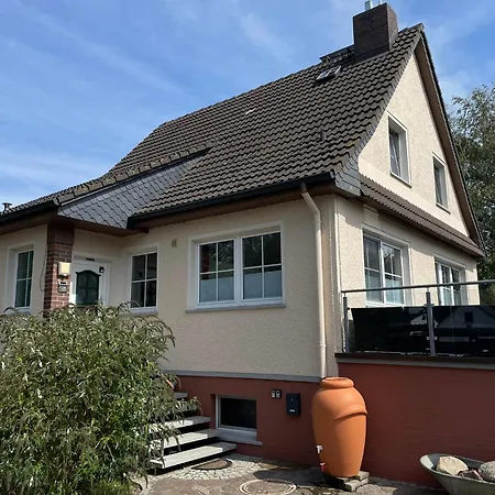 Ruegenferienhaus - Hafen 아파트