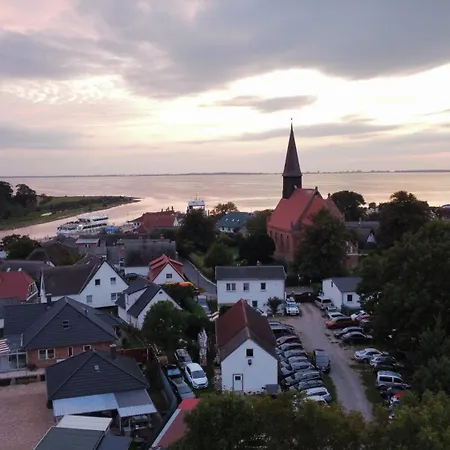 Ruegenferienhaus - Hafen *