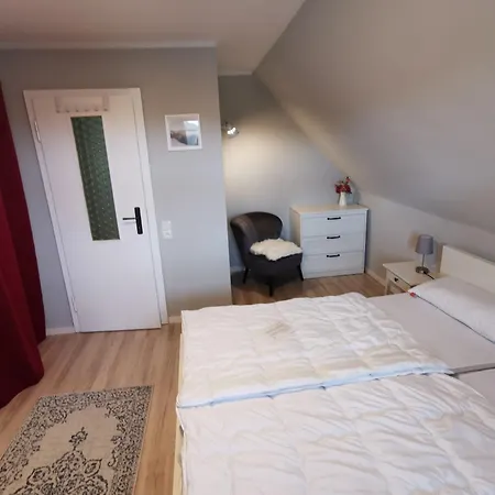 Ruegenferienhaus - Hafen Apartment